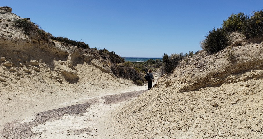 El impactante Cañadón de Las Ostras, 20 km al sur de Las Grutas. Fotos de Martín Brunella. 