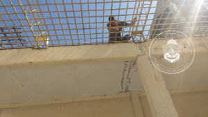 Intentaron fugarse de la cárcel de Zapala cortando el enrejado del patio