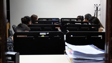 El empleo público en Neuquén es uno de los principales aportantes al sistema de seguros de riesgos laborales. Foto Florencia Salto