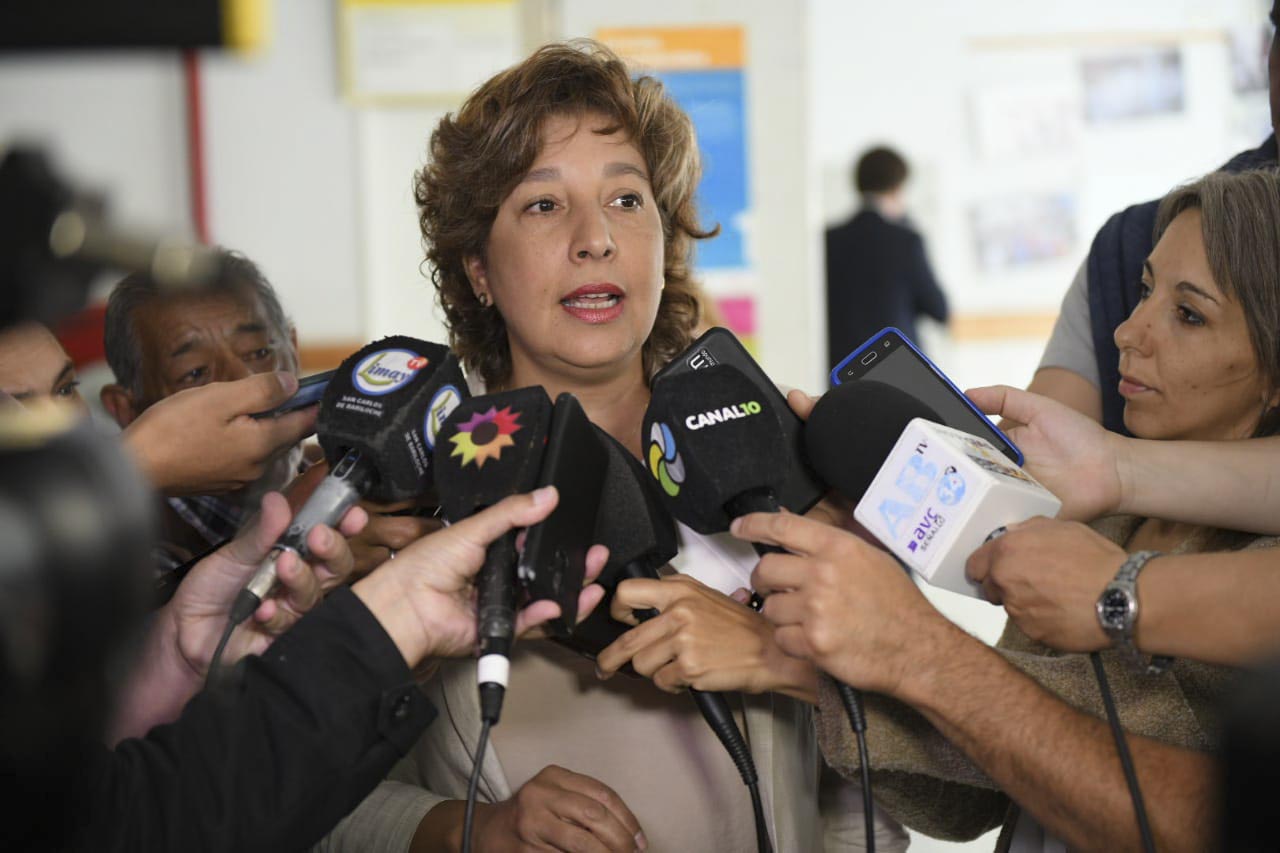 La gobernador Arabela Carreras dijo que la obra de ampliación del hospital no se concretará a través del BID. Foto: gentileza