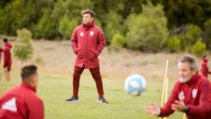 Gallardo y Pusineri no muestran las cartas antes del clásico