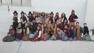 El ballet de Allen juntó casi todo el dinero y esta medianoche parte a Cosquín