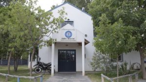 Buscan al asesino que mató a puñaladas a un vecino de Roca