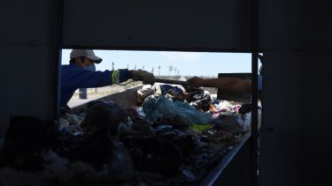 Los restos humanos fueron encontrados en la planta recicladora.