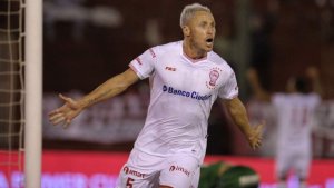 Damonte se retiró del fútbol y asume como técnico de Huracán