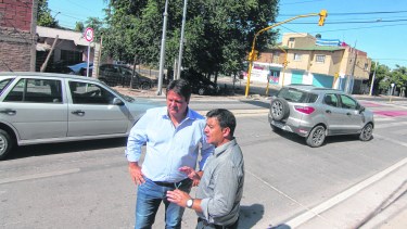 El intendente Mariano Gaido y el secretario de Movilidad, Santiago Morán informaron sobre la exención del pago de tributos.