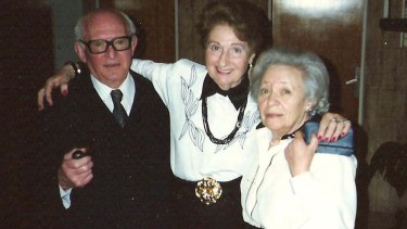 Jacobo Mutchinick, Cata Mutchinick de Kahan y Laura Riskin de Mutchinick  (1990)