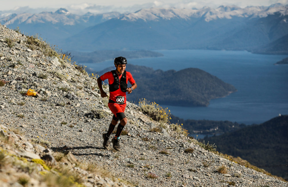 Sergio Pereyra, de Junín de los Andes, ganó el Trail de los Filos en Bariloche. Foto: J. C Rabaglia, organización CAB