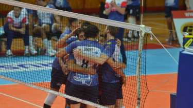 El Dino sigue entre los primeros y aspira a volver a ser tercero. (Foto: Yamil Regules)