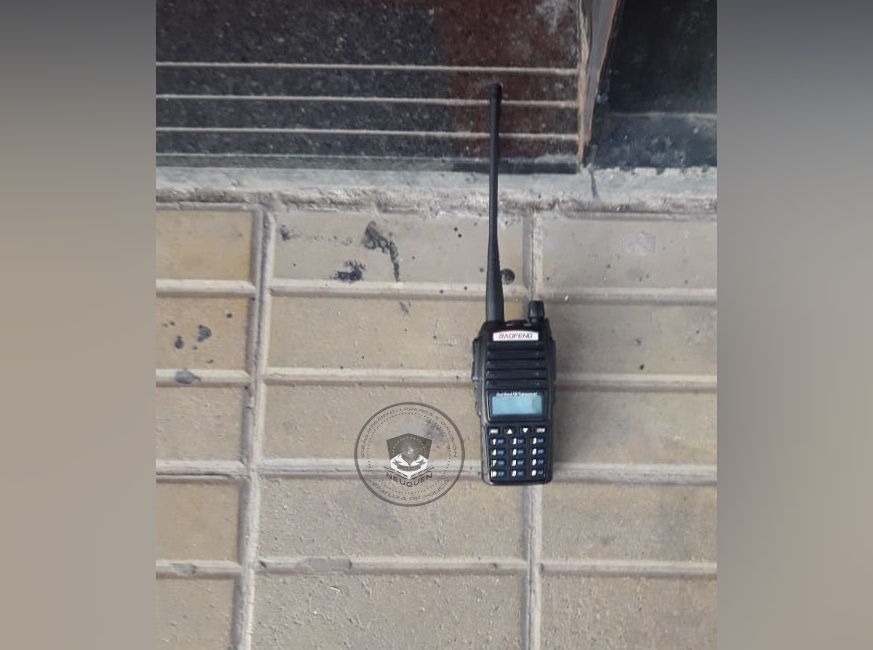 El equipo de radiofrecuencia se usa para inhibir las alarmas de los autos. Advierten por robos desde el Ministerio de Seguridad de Neuquén. (Foto: Gentileza Prensa Policía.-)