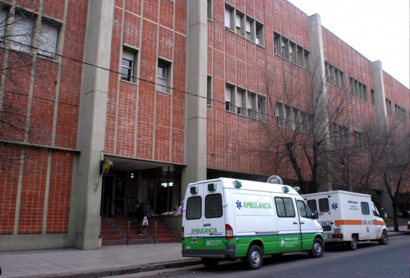 Ante el primer diagnóstico, se resolvió su derivación al Hospital Materno Infantil de Mar del Plata por la magnitud de las heridas.