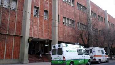 Ante el primer diagnóstico, se resolvió su derivación al Hospital Materno Infantil de Mar del Plata por la magnitud de las heridas.