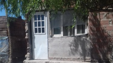 Brutal ataque de un inquilino a la dueña de casa y su familia en Roca