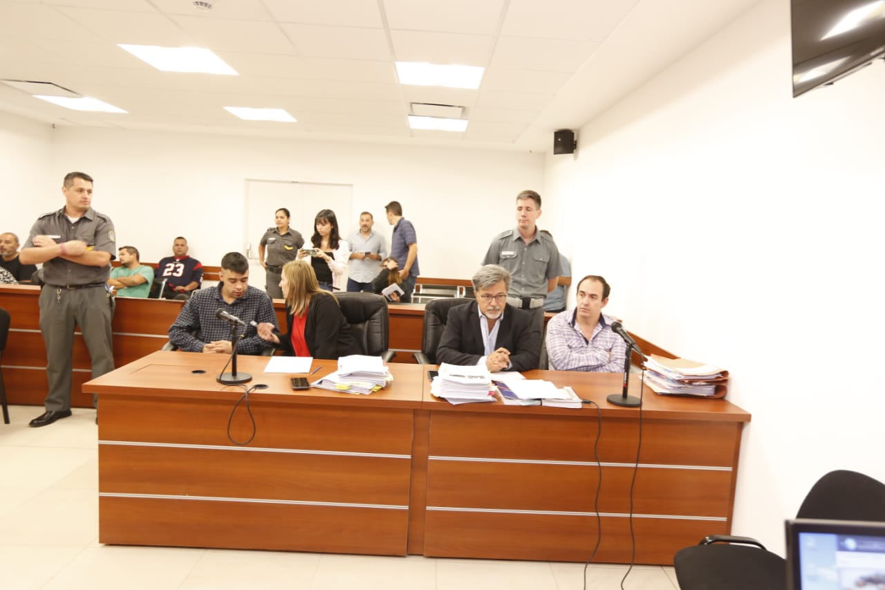 La audiencia contra los imputados por el asalto al taxista Sánchez se desarrolla en la Ciudad Judicial de Neuquén. (JUan Thomes)