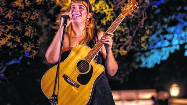 Papina De Palma, de Montevideo, integra la murga Falta y Resto que tiene más de 38 años en el carnaval uruguayo. 