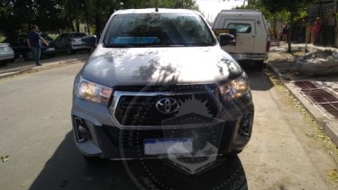 La Toyota tenía pedido de secuestro desde el jueves. Foto Prensa Policía de Neuquén