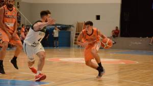 Petrolero no pudo con Villa Mitre y cayó como local por la Liga Argentina