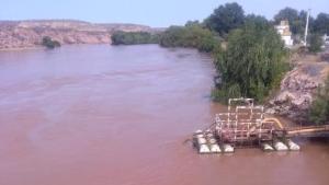 Condicionan el servicio de agua potable en el Alto Valle por la turbiedad en el río Negro