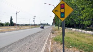 Mujer policía cayó de su moto tras chocar contra un perro en Allen