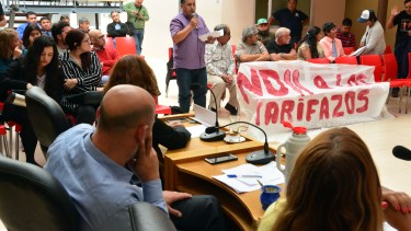 Organizaciones, sindicatos y estudiantes expresaron el rechazo al aumento del transporte público. Foto: Marcelo Ochoa