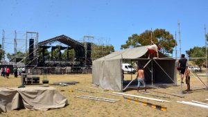 En Viedma alientan a vacunarse con el sorteo de una moto durante la Fiesta del Mar