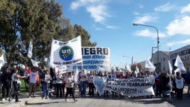 Unter en estado de alerta y movilización en Río Negro