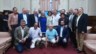 El encuentro entre los legisladores y los cooperativistas se realizó en el Senado.