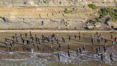 Se realizar{a entre El Cóndor y La Lobería. Foto: Gentileza Facebook Triathlon Half Camino de la Costa
