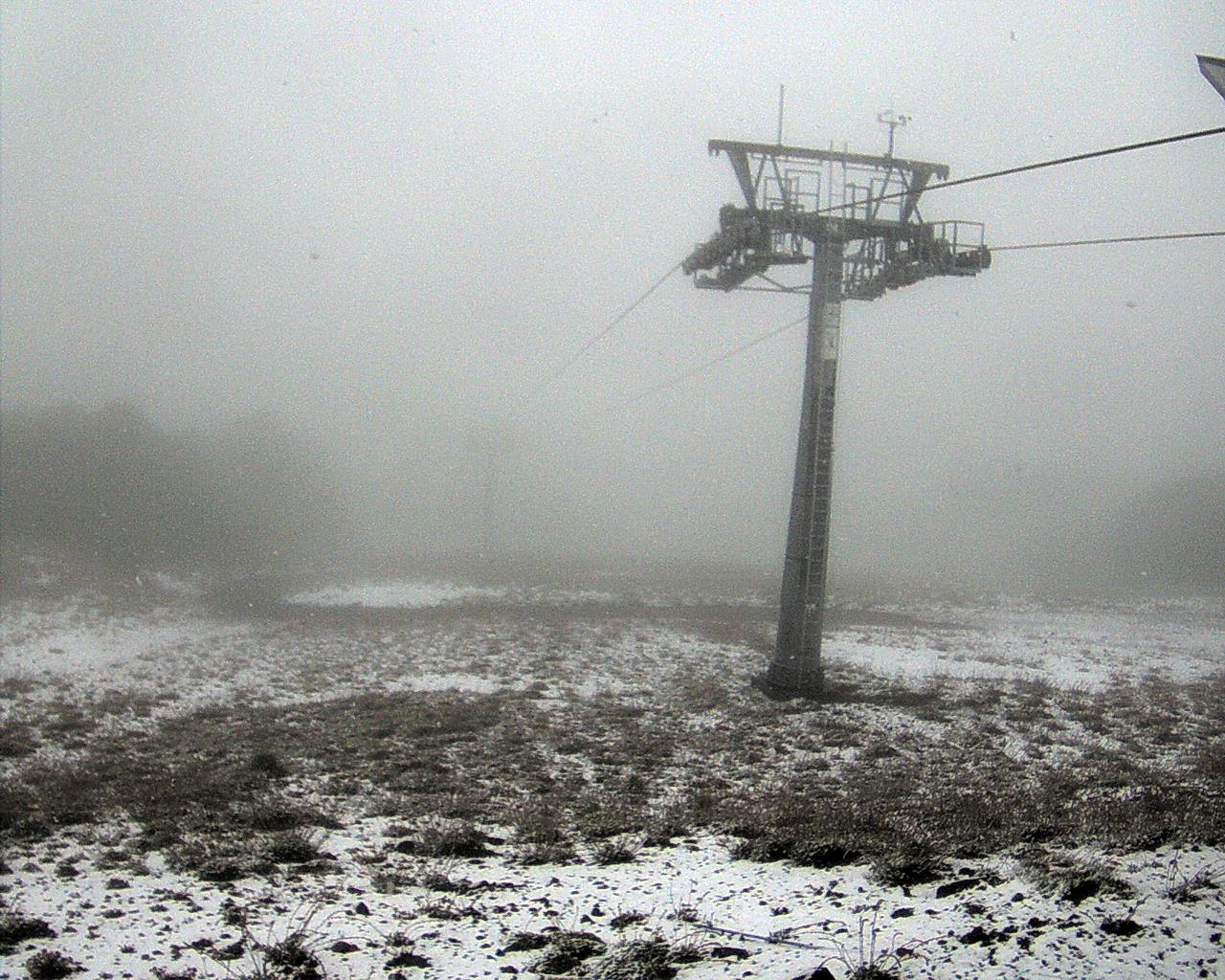 Así nevó en el cerro Chapelco.  Foto: Facebook FM de la Montaña SMA