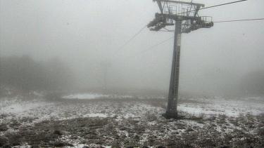 Así nevó en el cerro Chapelco.  Foto: Facebook FM de la Montaña SMA