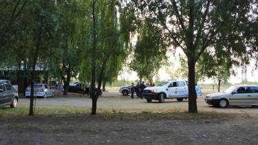 Le secuestraron el auto por hacer derrapes en el balneario municipal de Allen
