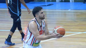 Básquet: triunfo de Pacífico en el clásico y victoria a agónica de Cinco Saltos