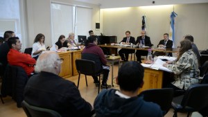 Juzgan a policías acusados de brutal golpiza contra jóvenes