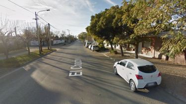La agresión ocurrió en la intersección de Chocón y _Victoria.  (Captura).-