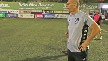 Tras la dura derrota ante Olimpo, Coronel dejó de ser el entrenador de Cipo. (foto: Juan Thomes)