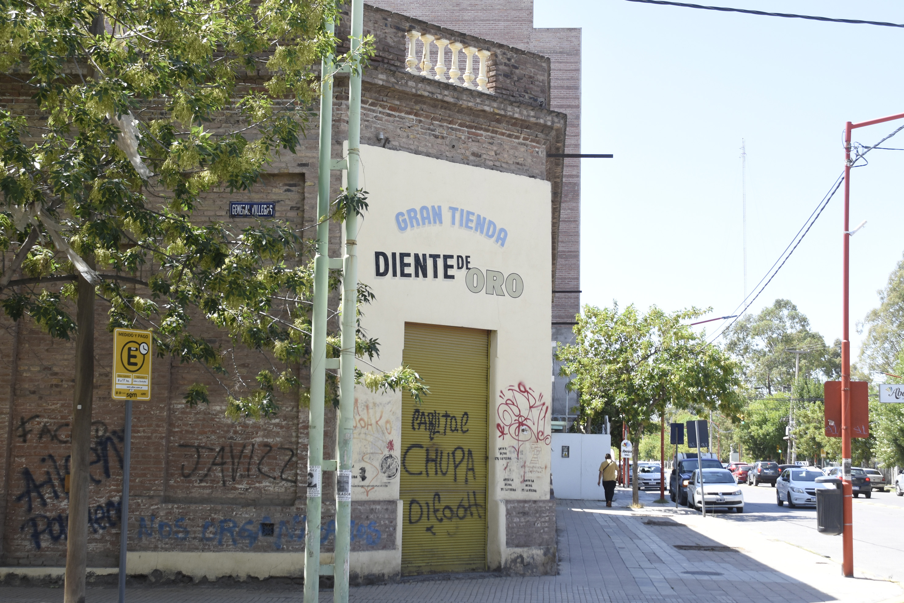 El Colegio de Arquitectos empezó a recuperar el Diente de Oro, el viejo almacén de ramos generales. (Foto: Juan Thomes)