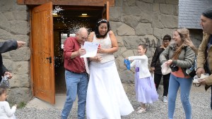 San Valentín: diez parejas eligieron la fecha para casarse en Bariloche