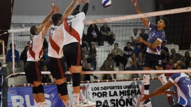 El Dino venció a River en sets corridos. (Foto: @RiverVoley)