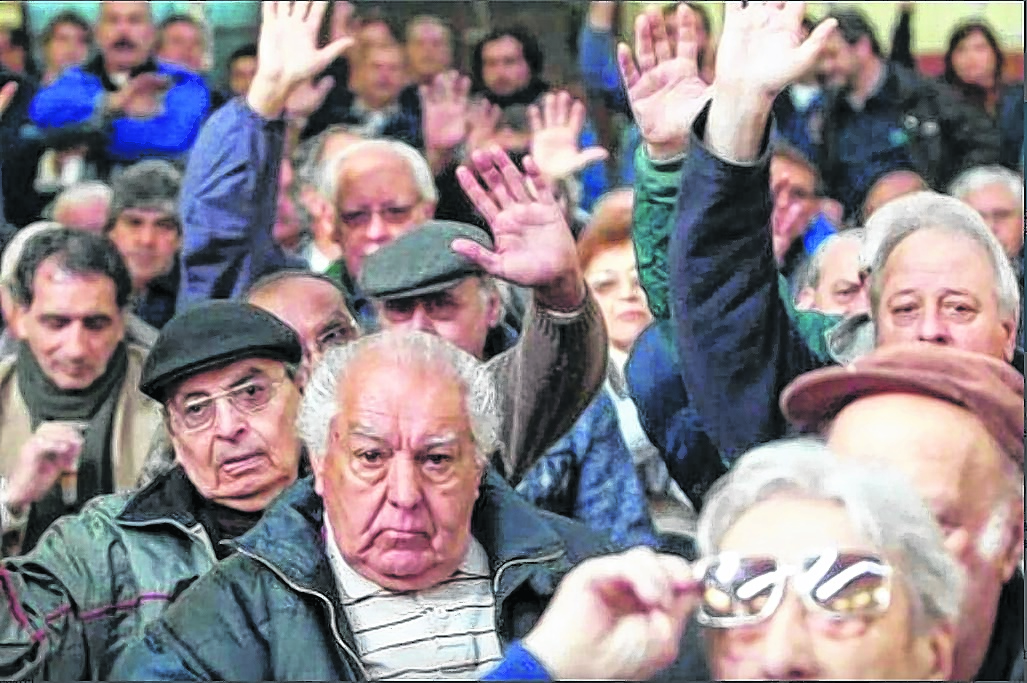 Los jubilados argentinos están ante otra modificación del esquema de pagos.
