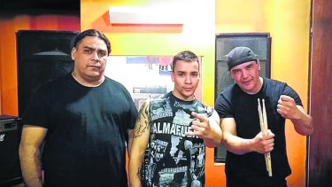 El trío de metal pesado del interior neuquino continúa con la tradición de metalera de bandas como Aonikenk.