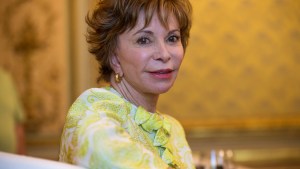 Isabel Allende habla sobre Neruda,Chile, el amor y la vejez