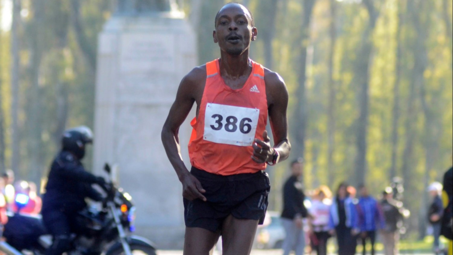 El keniata Julius Rono dirá presente en la maratón Aniversario.