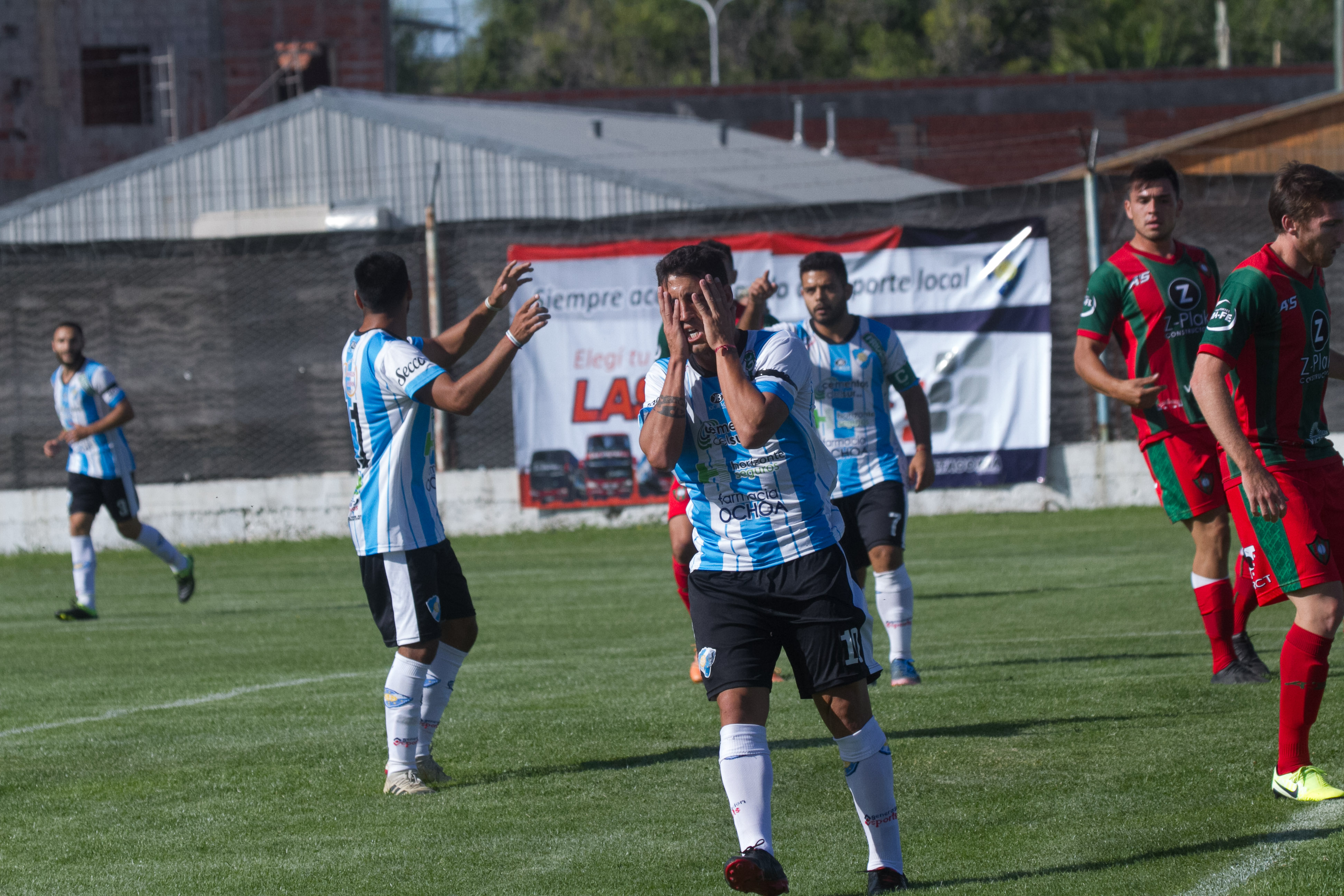Morales se lamenta una de las tantas situaciones de gol desperdiciadas en la fecha pasada. Foto: Pablo Leguizamón