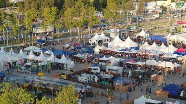 Con la bendición de frutos, comenzó la fiesta más importante de la Patagonia. 