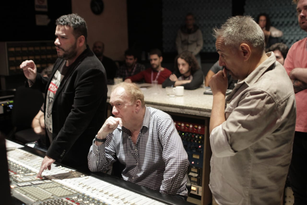 Martín Kano, Geoff Emerick (ingeniero de sonido de Los Beatles ya fallecido) y  Alejandro Lerner, productores que estudiaron los cambios en la música actual.