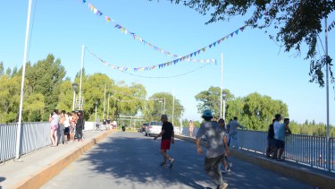El ingreso al público en general será por el puente de calle Río Negro. Foto: Archivo Juan Thomes
