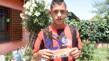 Nico tuvo un Mundialito espectacular y a poco de consagrarse goleador abrió las puertas de su casa y compartió su alegría. (Foto: Juan Thomes)