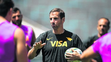 Gonzalo Quesada hará nueve cambios para el choque de hoy.