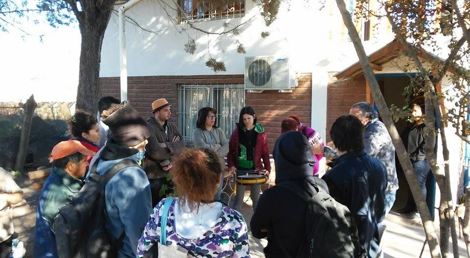 Vecinos autocomvocados se organizan para combatir la inseguridad en Las Perlas. (Foto archivo)