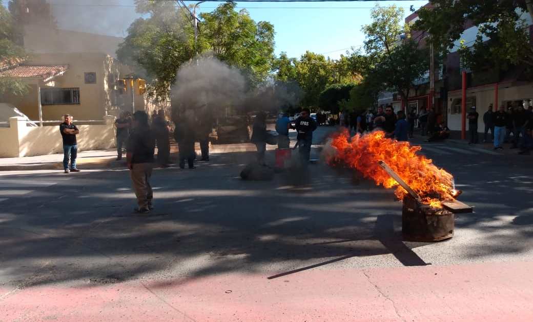 Corte En El Centro De Neuquén Por Conflicto En El Epas Diario Río Negro